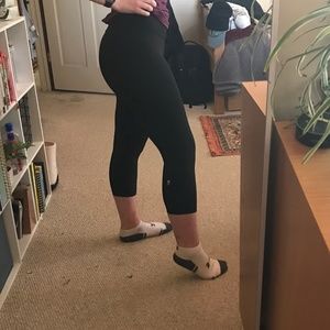 NEVER WORN IVIVVA LEGGINGS